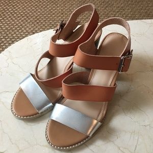 NWOT Old Navy Metallic Block Heel Sandal